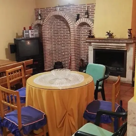Chalet With 4 Bedrooms In With Wonderful City View Enclosed Garden And Wifi Chalé
