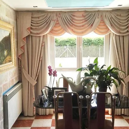 Chalet With 4 Bedrooms In With Wonderful City View Enclosed Garden And Wifi Chalé Zamora