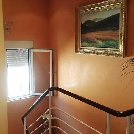 Chalet With 4 Bedrooms In With Wonderful City View Enclosed Garden And Wifi *
