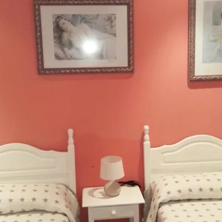 Chalet With 4 Bedrooms In With Wonderful City View Enclosed Garden And Wifi Chalé Zamora