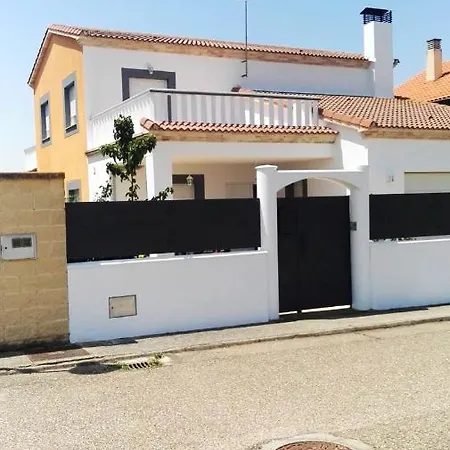 Chalet With 4 Bedrooms In With Wonderful City View Enclosed Garden And Wifi *