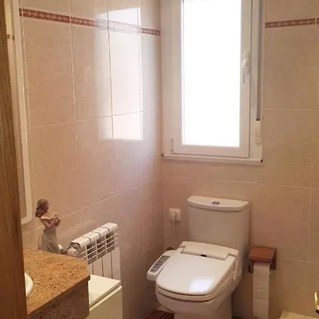 Chalet With 4 Bedrooms In With Wonderful City View Enclosed Garden And Wifi Chalé